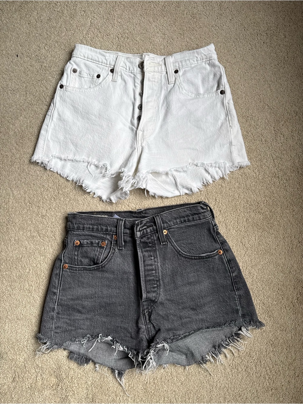 Levi’s High-Rise Frayed Hem Denim Shorts - White and Charcoal